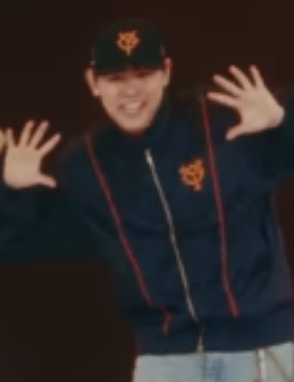 🦁レオくん⚾✨ 読売ジャイアンツ DESCENT ウィンドブレーカー #BF_街灯