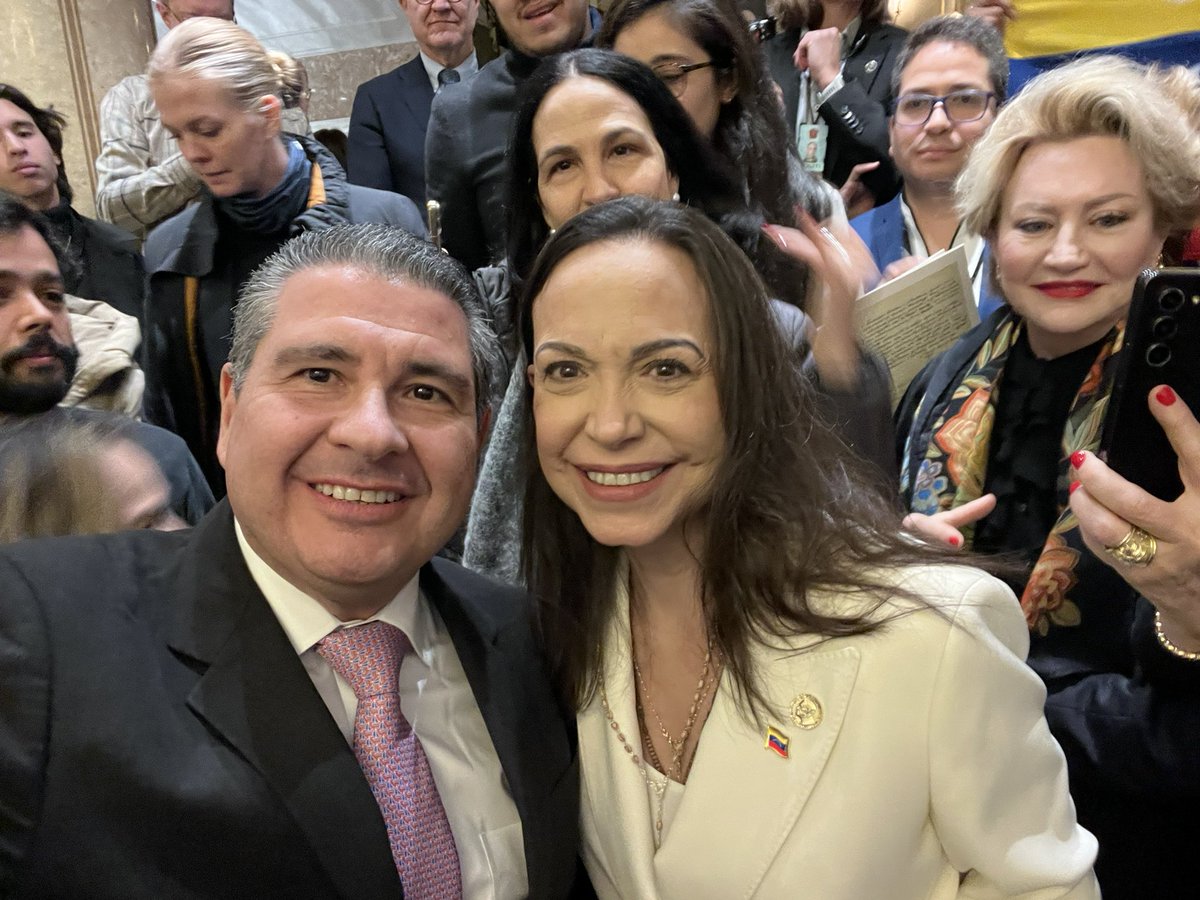 Con emoción le dije a <a href="/MariaCorinaYA/">María Corina Machado</a> “Nicaragua te ama”.