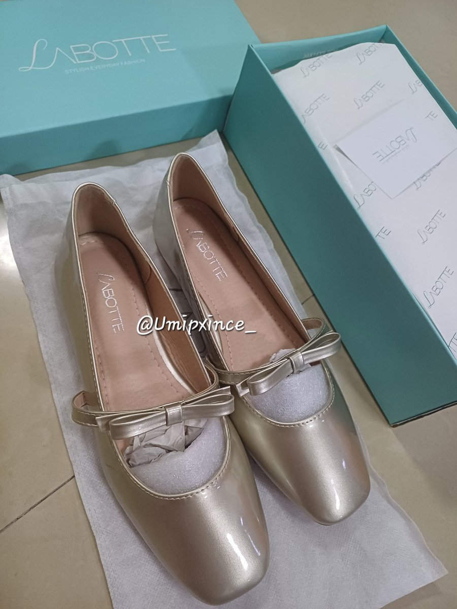 Umipxince_'s tweet photo. The Marry doll สีทอง Gold ไซส์ 39 (New) 450 รส. 📮
#labotte #รองเท้ารับปริญญา #labottebkk #ส่งต่อรองเท้า #รองเท้ารับปริญญา #ส่งต่อlabotte #รองเท้ามือ2 #ส่งต่อเสื้อผ้ามือสอง
#labottebkk https://t.co/JzqrOUct5L