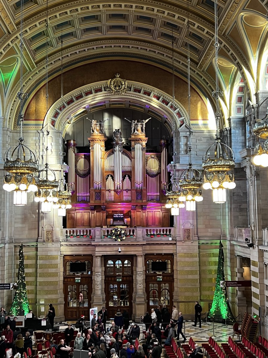 woodiechef's tweet image. Magnificent organ #Framed by a superb arch. 
Kelvingrove Art Gallery and Museum. 
 #PMJWeeklyChallenge