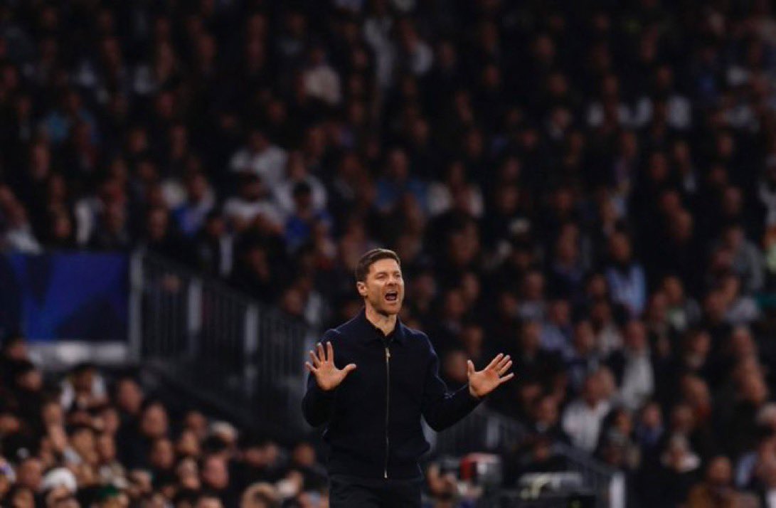 الونسو لا يلام ( مباراة السيتي )

امس قدم كل شي ممكن يقدمه ونزل بتشكيلة ممتازة لكن بعض المتخاذلين كانو سبب الخسارة

في لاعبين مايستاهلو يقعدو بالدكة حتى