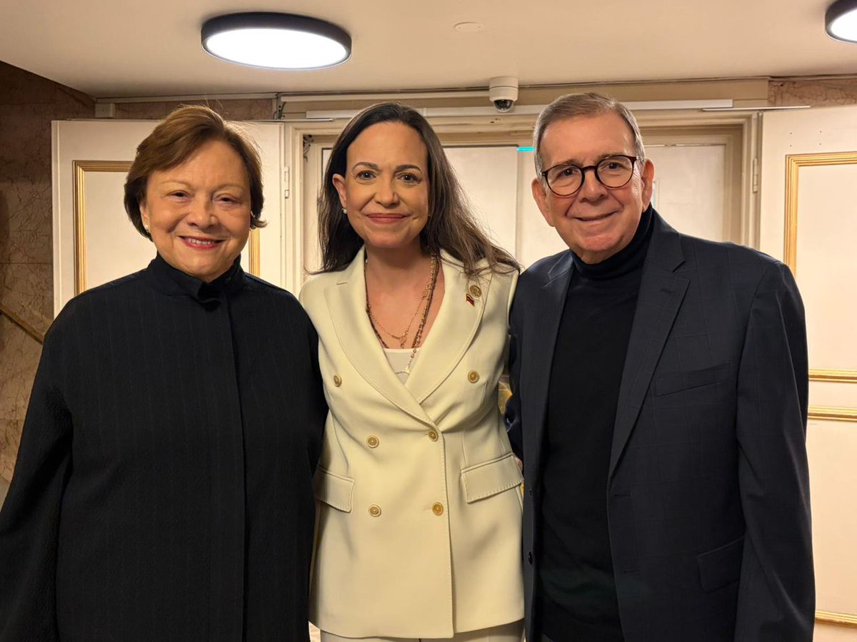 Primera foto de la Premio Nobel de la Paz, María Corina Machado, y el presidente electo de Venezuela, Edmundo González, tras reencontrase en Oslo.