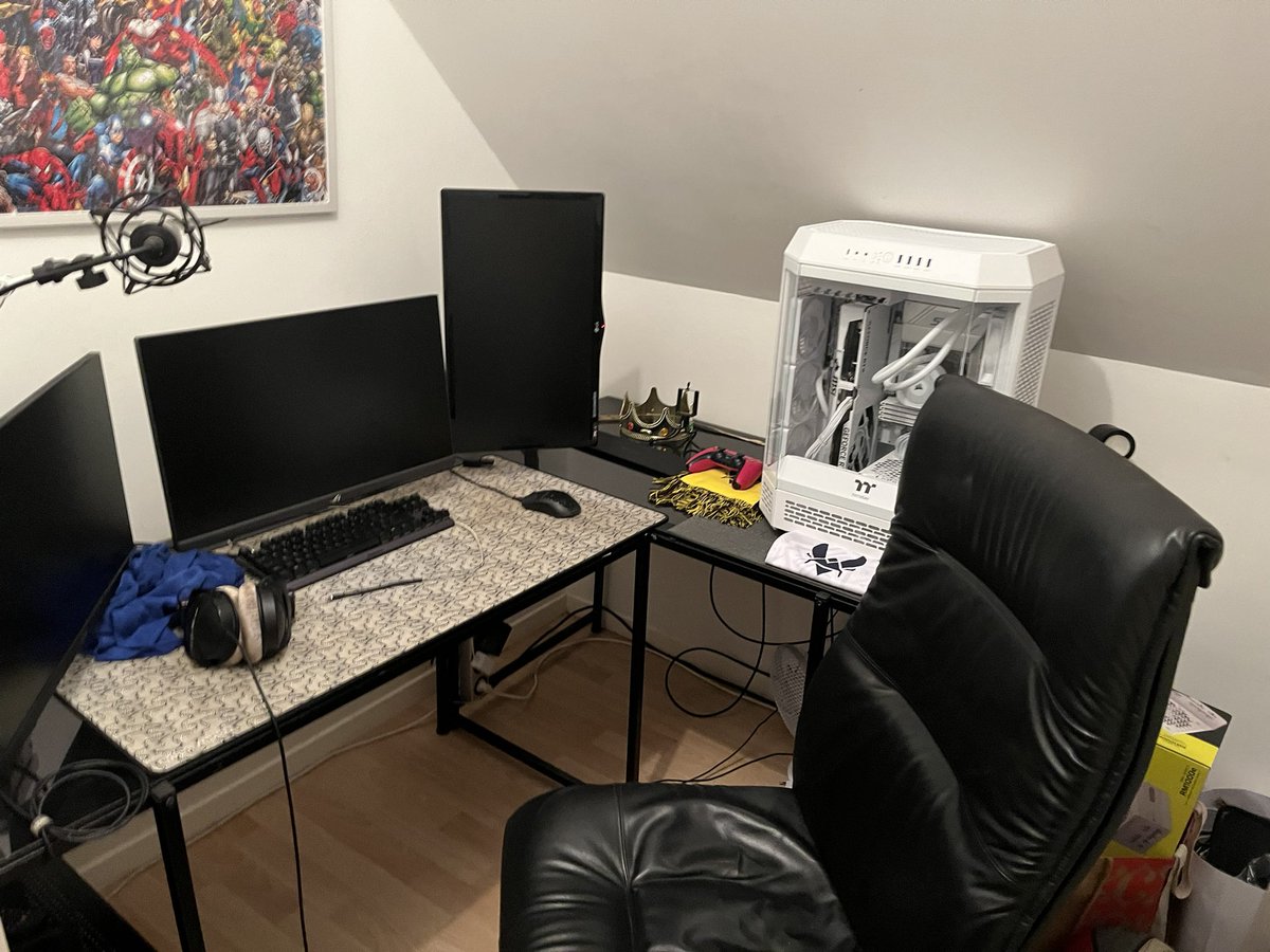 ZeyKoHugo's tweet photo. @TeamVitality @secretlabchairs Pas la pire chaise mais elle a de l’âge… https://t.co/jFeEIFEjJC