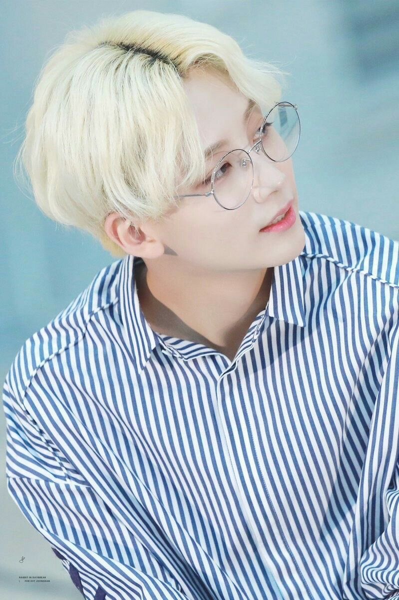 rxm17_'s tweet photo. 제가 가장 좋아하는 날들을 공개할게요

151108 미니팬싸 정한
170611 합정팬싸 정한
181120 라푸마 팬싸 정한
201025 인기가요 홈런 정한

네 저 #퐁실퐁실아기다람쥐 좋아합니다
불만있어요? https://t.co/iCVIX9bzYE