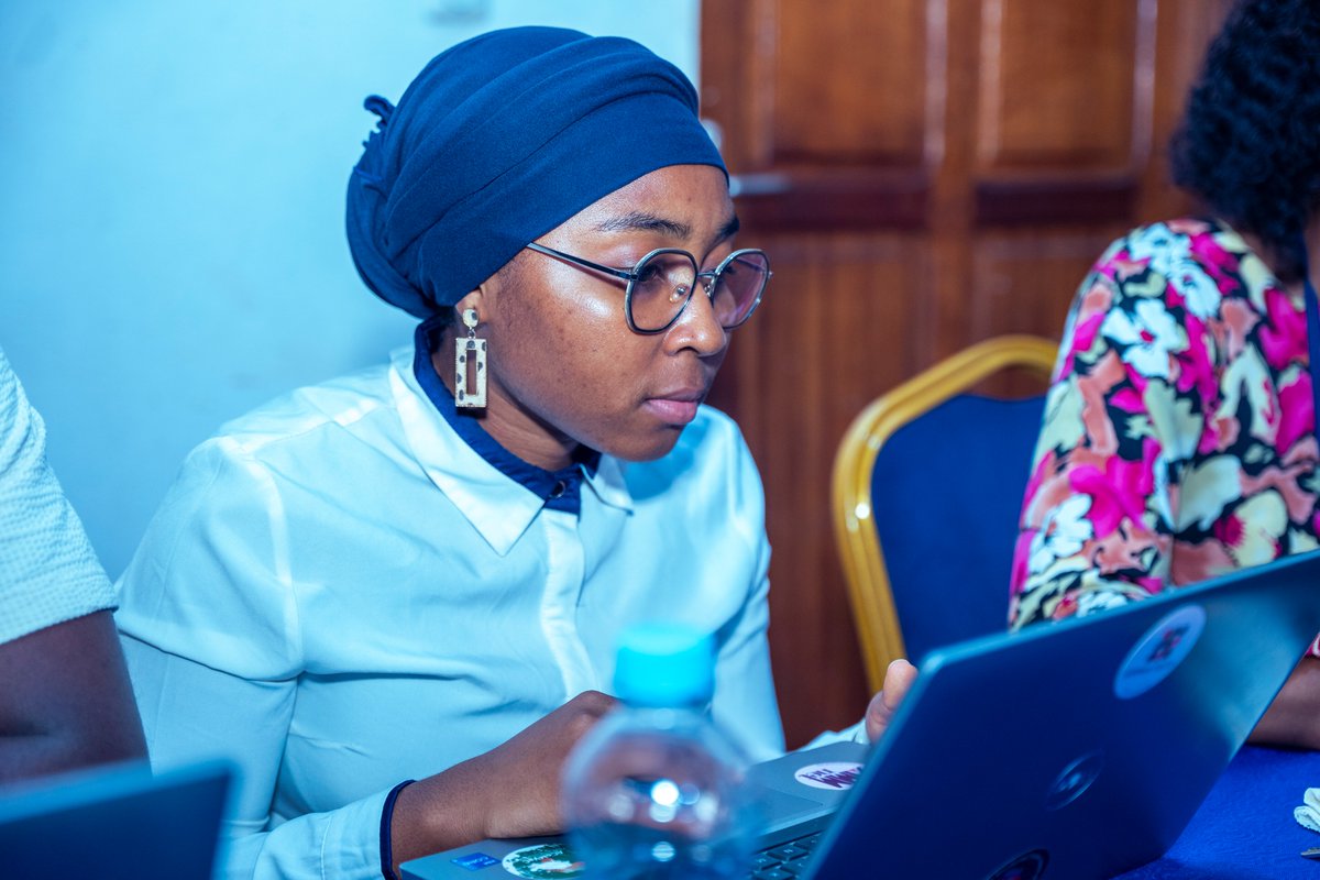 HealthOrganisa4's tweet photo. Day 4 of Week 2 introduced trainees to key methods in #StatisticalModelling, including Non-Linear Models, Time-Series Models, and Survival Analysis.
The day wrapped up with a practical session applying these techniques to real datasets.

@AMMnetwork 

#ITP2025 #Cameroon https://t.co/6HbnxGYMnq