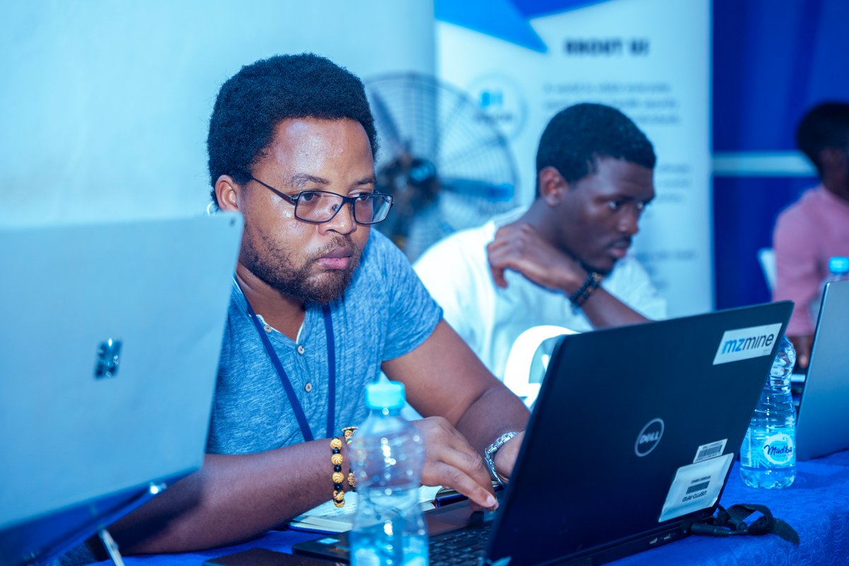 HealthOrganisa4's tweet photo. Day 4 of Week 2 introduced trainees to key methods in #StatisticalModelling, including Non-Linear Models, Time-Series Models, and Survival Analysis.
The day wrapped up with a practical session applying these techniques to real datasets.

@AMMnetwork 

#ITP2025 #Cameroon https://t.co/6HbnxGYMnq