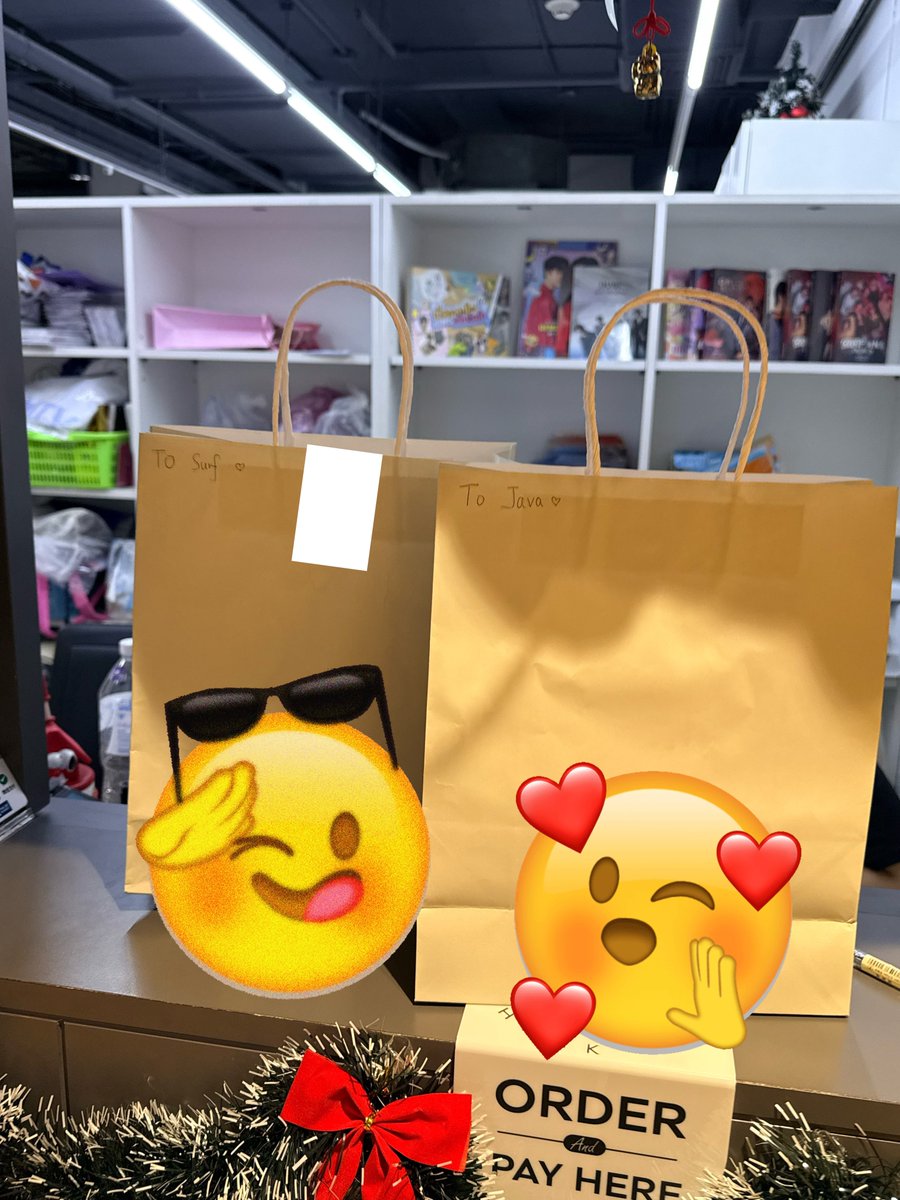 vv_wlzw's tweet image. I’m leaving Thailand tomorrow, so I left the gifts on the 30th floor. Hope you can receive them. Love you SurfJava🤟

#surfjava 
#swensurf @swensurf 
#javabh @javabh28