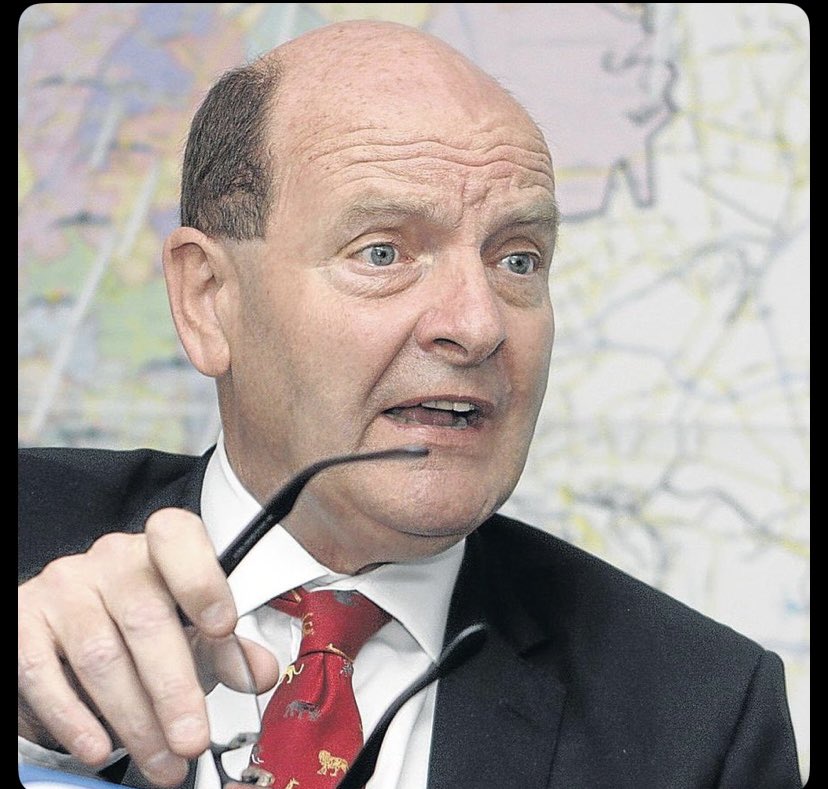 joy_zelda's tweet image. Paul O'Sullivan wanted to assinate Hawks boss Ntlemeza,He got Kgomotso Phahlane axed out his job, He Threathened Chief of Staff at SAPS Cedric Nkabinde, He Threathened General Nhlanhla Mkhwanazi,He Threathened Athol Trollip, and he Threathened Cronje,This guy is a Problem in SA