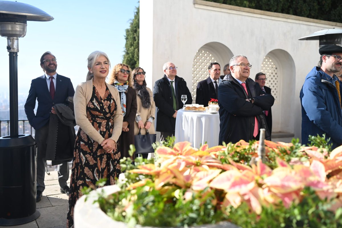 JuntaGranada's tweet photo. El delegado del Gobierno @agranados6957 asiste, junto al delegado de @TurismoAND @davidrguezlopez y @FomentoAND @antonioayllon59, al acto organizado por la Fundación Rodríguez-Acosta, 'Un café de Navidad', con la asistencia de la consejera de @CulturaAND @Patricia_Pozo_ https://t.co/YqUv6cGTGa