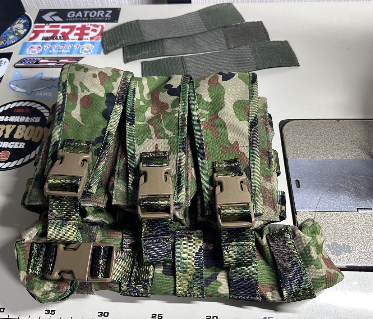 製作依頼品 陸自迷彩 プラカード 6弾倉収納 20連用アダプター×3 銃剣