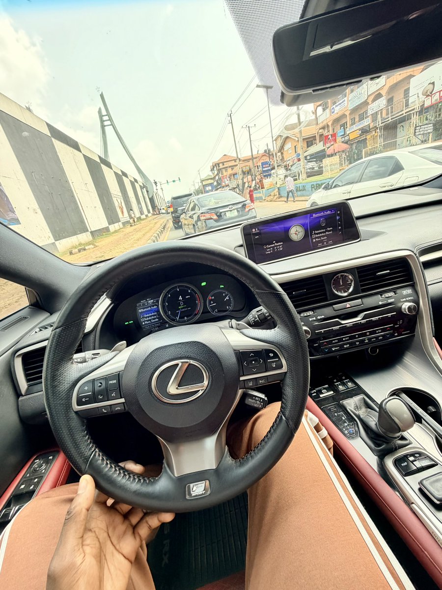 Lexus Interior is so fineeeeee