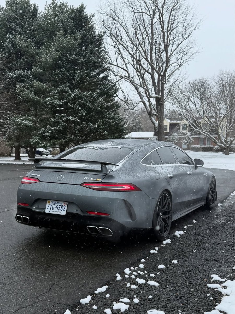 LuxuryMercedes's tweet image. Mercedes AMG GT63S 
Volume 4.0 L
Power 639 LS 
Consumption 11.3 L
Drive unit 4Wd 
Acceleration time 0-100 km /h 3.2 sec