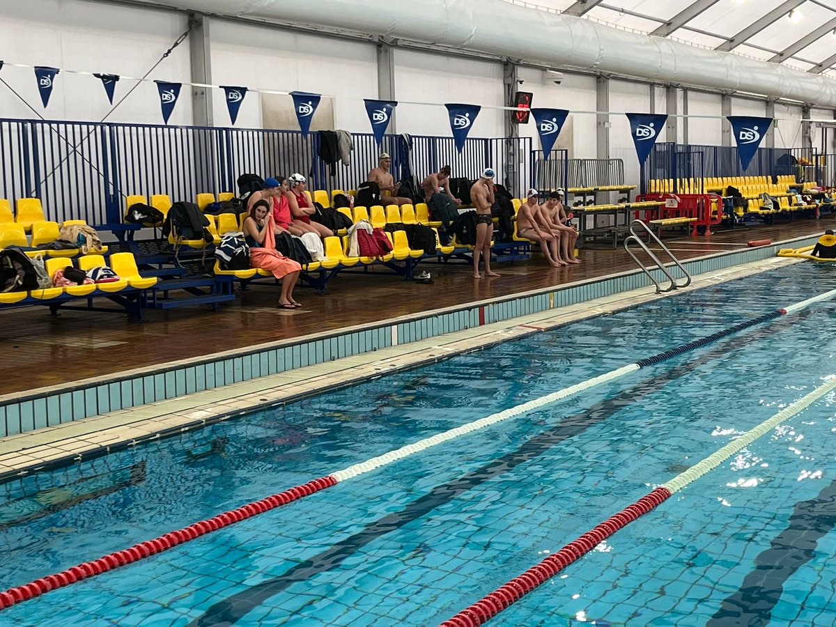 Ayer se celebraron las pruebas de acceso al nuevo curso de monitor de la RFEN al que se presentaron 24 alumnos y que se llevará a cabo los próximos días en el Centro M86 de Madrid 

#monitor #rfen #escuelaent #natacion