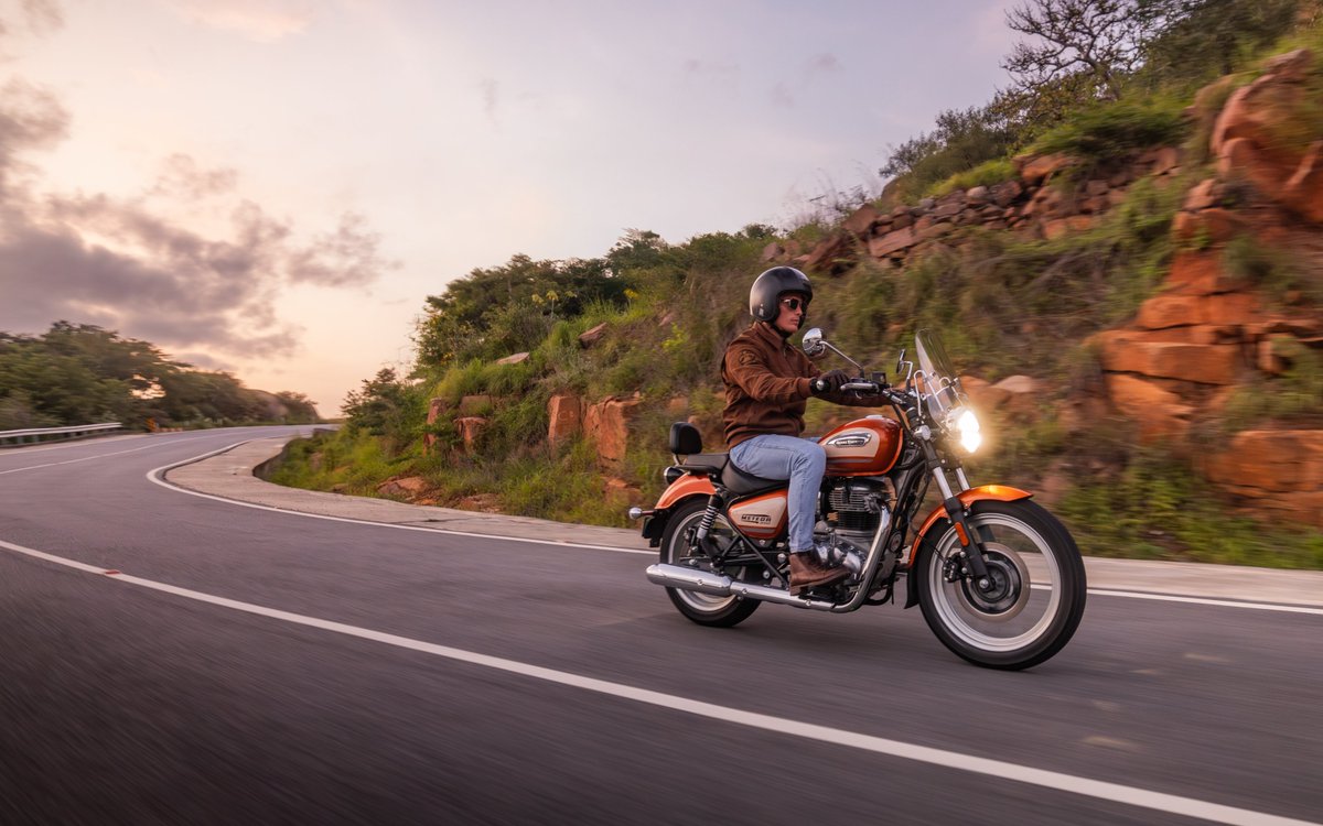 royalenfield's tweet image. When your eyes seek the horizon, the wheels follow.

#TakeItEasy #Meteor350 #CruiseEasy #RoyalEnfieldCruising #RoyalEnfield #RidePure #PureMotorcycling
