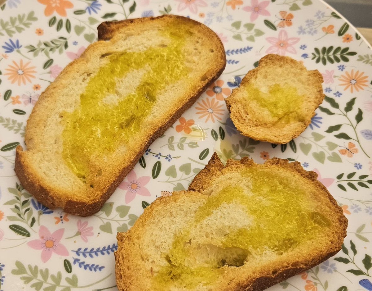 merjmat_'s tweet photo. Carxofes del Prat al forn amb brandada de bacallà i, vedella arrebossada amb pa torrat.
#Gana
#AlSol https://t.co/xZmNPL39sr