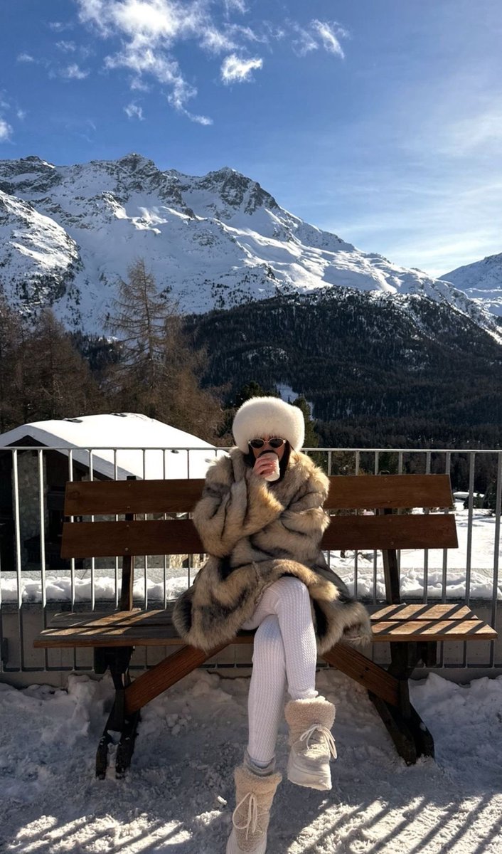 Kürk stilinin şıklığı🔥

The elegance of fur style🔥