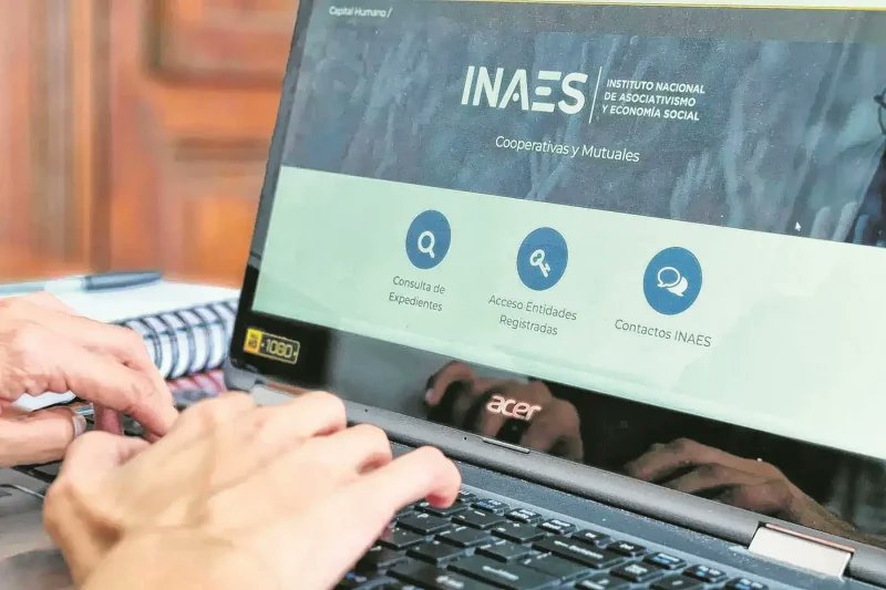 📚✨Cursos gratuitos del #INAES

Publicó la agenda de capacitaciones de diciembre 2025, abiertas a todo 🇦🇷

Gratuitas, certificadas, para fortalecer a #cooperativas y #mutuales desde la #formación

Inscripciones mediante formularios del organismo

➕ ansol.com.ar/cursos-gratuit…

#ESS