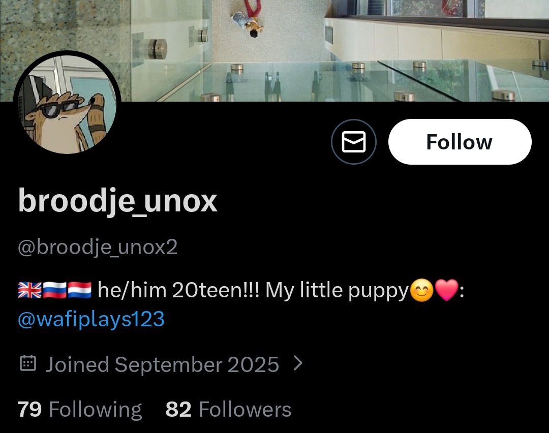 rainyontwt's tweet photo. this sick fuck is a known groomer and is currently grooming another 14 y/o victim https://t.co/GFRr8zuPZs