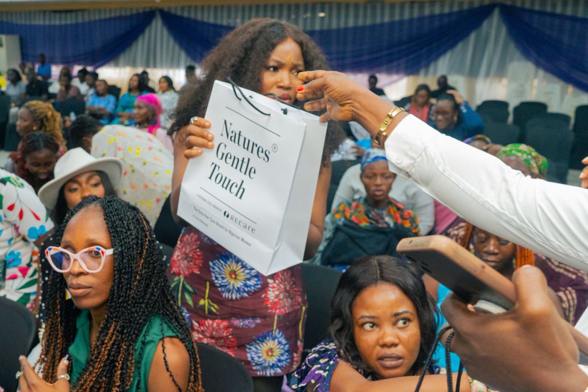 HangOutwithTee's tweet photo. Nature’s Gentle Touch @NaturesGentle showed us so much love at the Hangoutwithtee event!

They surprised our attendees with lots of free hair products, and the excitement on everyone’s faces said it all. https://t.co/qcZtY9H0Bf