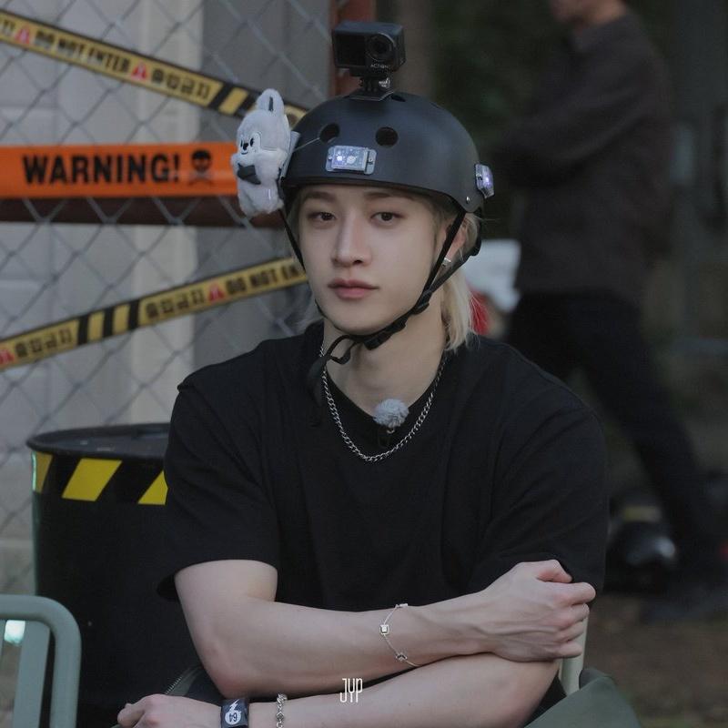 𝙼𝙸𝙺𝙰 tweet media