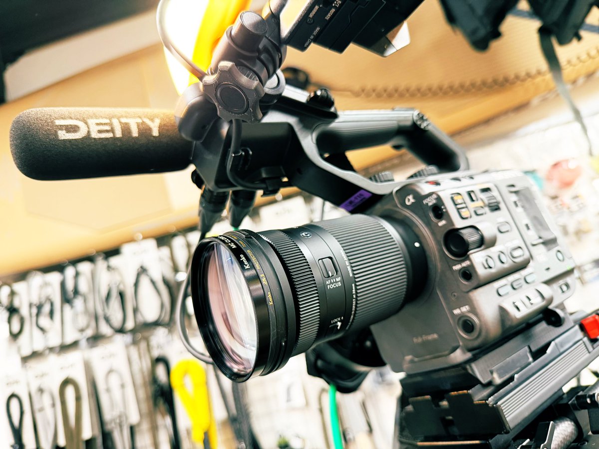 TimecodeLab's tweet image. 本日はレギュラーのキャンプ番組ロケ。
ギアショップを2軒、紹介させていただきました。
当然、インサート祭になるわけですが、今回は紹介するギアが予め厳選されていたため、それぞれ30分巻きで終わることが出来ました！
このロケでは珍しい！！というか初めてだわ！(汗

メインカメラはSONY FX6。