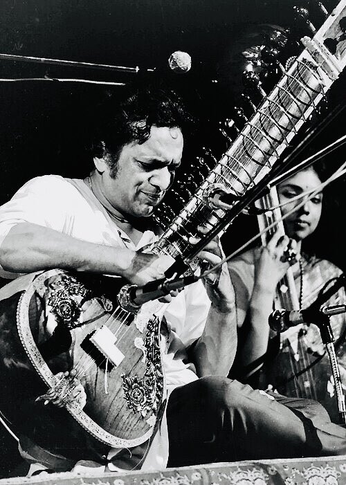 命日 1920-2012 🇬🇧領インド帝国出身 🇮🇳楽器シタールの 世界的な第