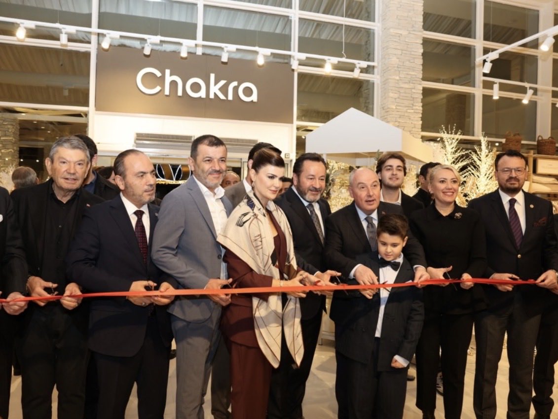 Ülkemize katma değer sunan markalarımızdan Kocaer Tekstil bünyesinde faaliyet gösteren Chakra’nın Denizli şubesi açılışına <a href="/ASKON/">ASKON 🇹🇷</a> ekibi olarak katılım sağladık. 
Yeni mağazanın Kocaer ailesine ve Denizli’mize hayırlı olmasını diliyorum. 
<a href="/vipahmetcakici/">Ahmet Çakıcı</a> <a href="/AkadirAydn/">Abdulkadir AYDIN</a> <a href="/Ufukozturku/">Ufuk ÖZTÜRK</a>