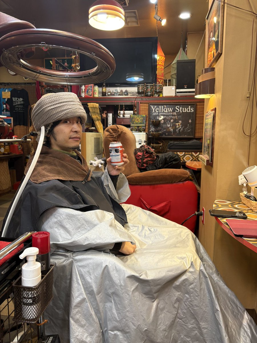 先日の越谷BGMで、最高の幕開けを飾ってくれたEscalera al Cielo.（エスカレラアルシエロ）からCaptain.Jkこと、じょこ君がご来店。

髪も頭皮もバッチリとメンテナンス。

いよいよ今月19日（金）
待望の新曲が配信リリース！

最新型の彼らを是非に！