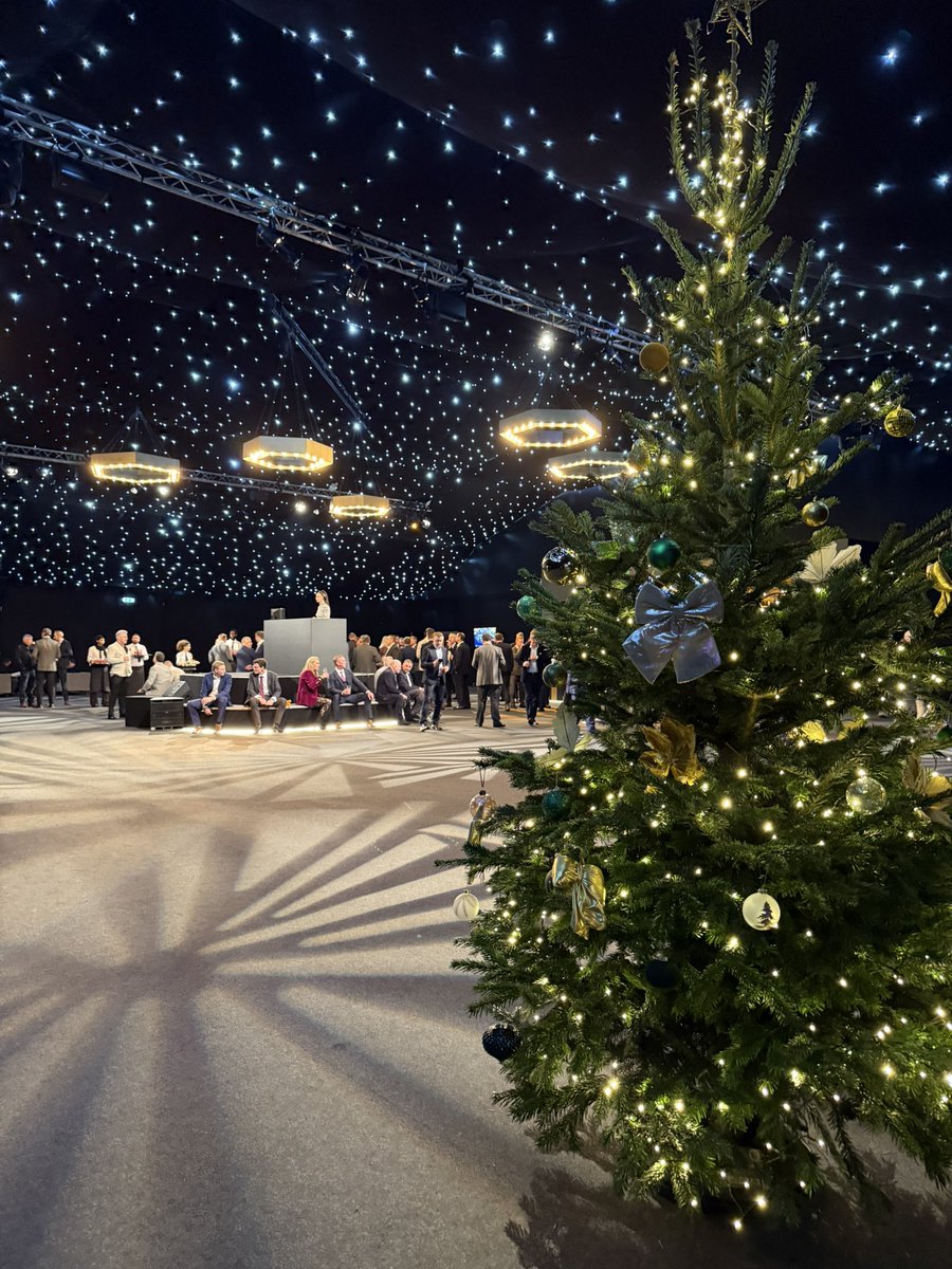 The room is set and the atmosphere is alive as we welcome 900 guests to our biggest Sportsman’s Christmas Lunch, coming together in support of the Ricky Hatton Foundation <a href="/HattonFDN/">Ricky Hatton Foundation</a> 🥊✨

#MBNEvents #MBNbutbetter