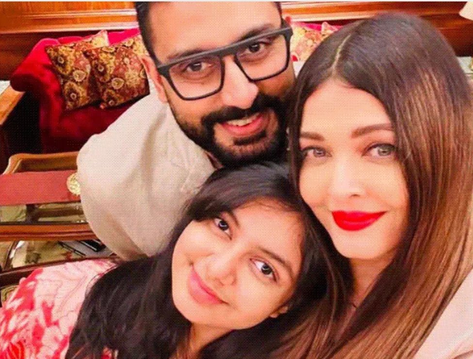 ऐश्वर्या राय और अभिषेक बच्चन की सोशल मीडिया पर तलाक की खबरें उठती रहती है, जिस पर अभिषेक बच्चन ने विराम लगा दिया है।

पीपिंग मून के साथ दिए गए इंटरव्यू में अभिषेक बच्चन ने तलाक के रयूमर्स पर सवाल किया गया तो उन्होंने जवाब दिया है

पहले वह हमारी शादी कब होगी,यह जानना चाहते थे, अब