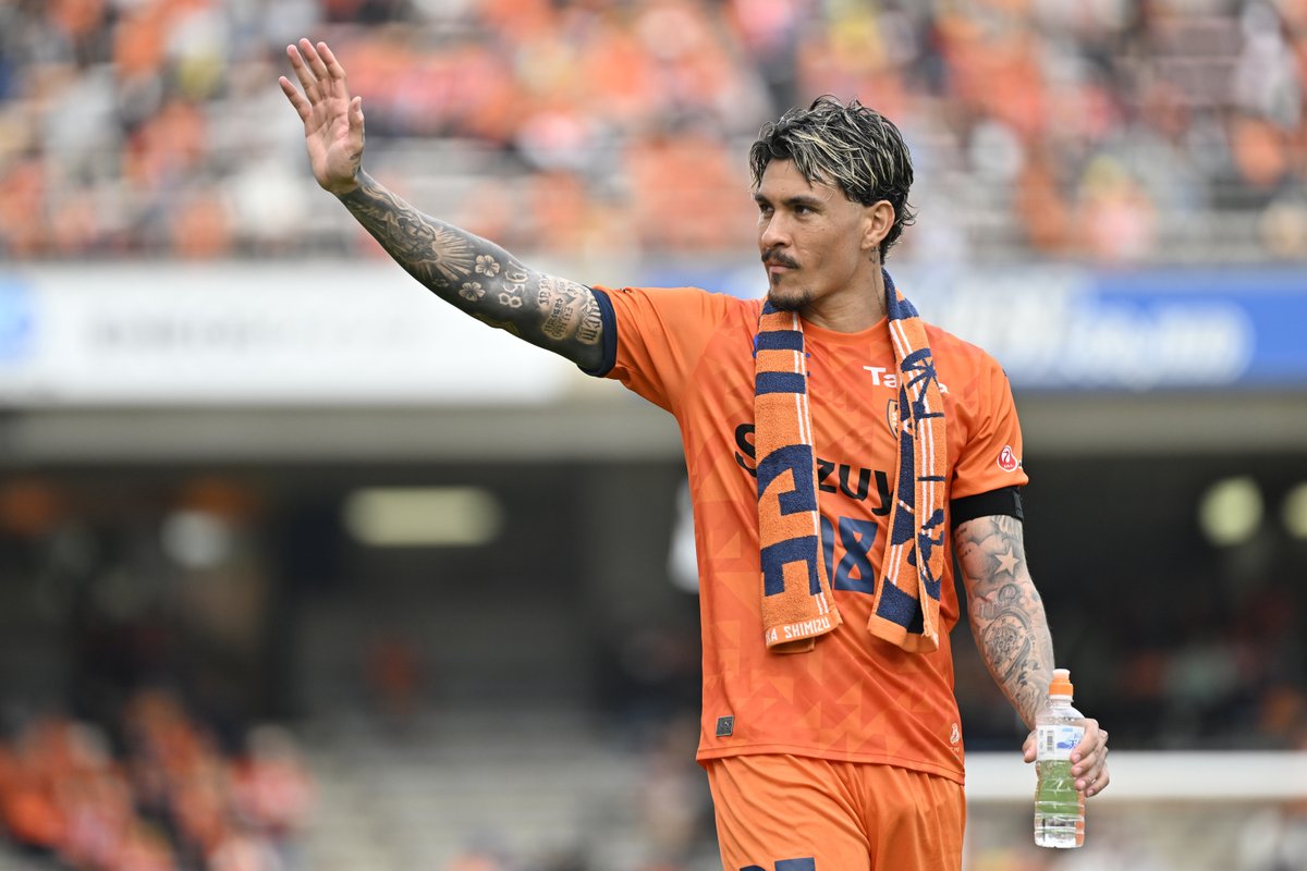 #清水エスパルス の #マテウスブエノ 選手は #Ｊリーグアウォーズ で優秀選手賞を受賞。「自分の頑張りだけでなく、チーム、スタッフのおかげ。さらに上を目指し、来季も精いっぱい頑張る」とコメントしました。