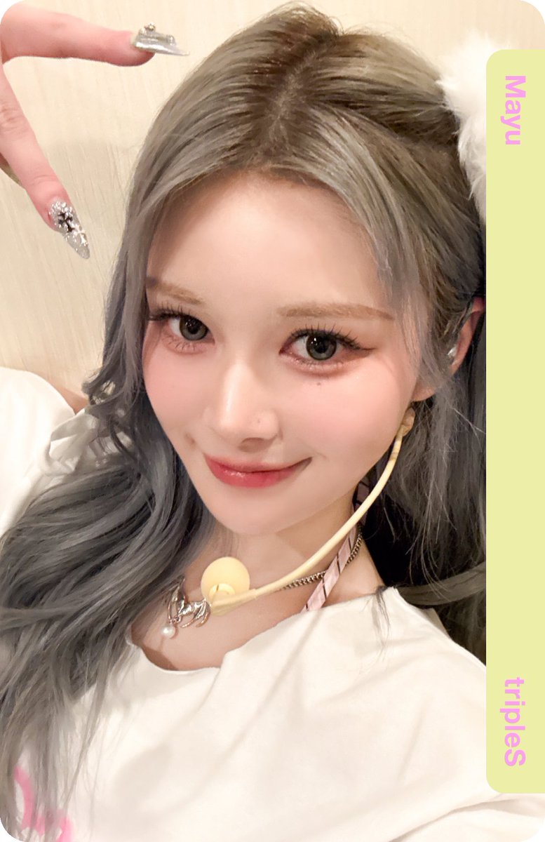 Mayu DCO gifted the attendees of tripleS ∞! 1st FANMEETING in