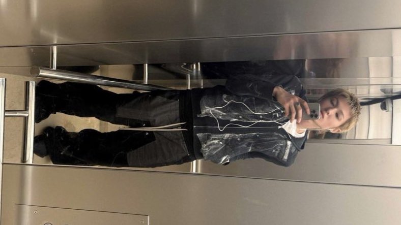 cortisrecords's tweet image. martin and his elevator selfies are so peak