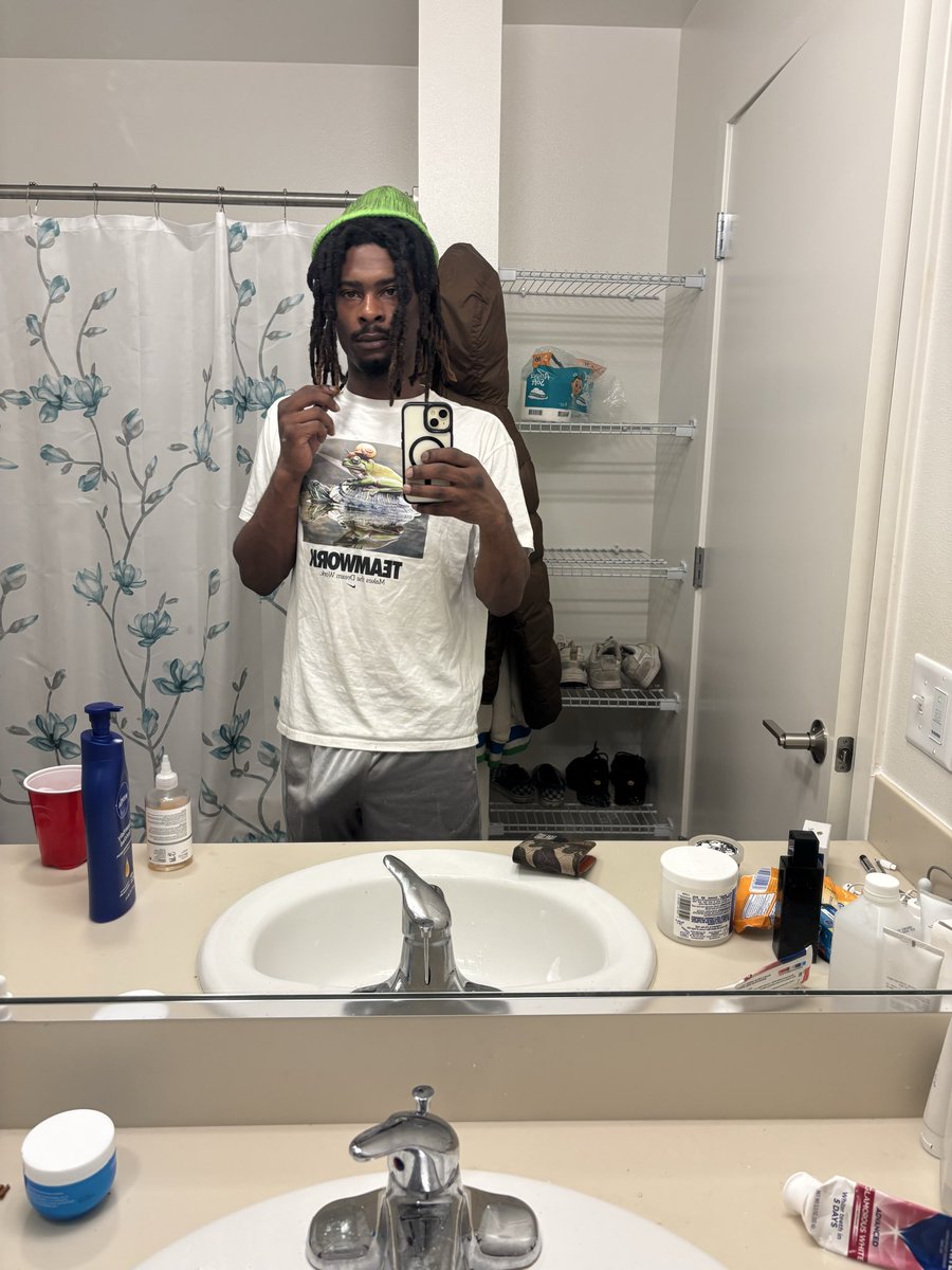 only1rambo__'s tweet photo. #seattle #explore https://t.co/vYNf5pNgCf