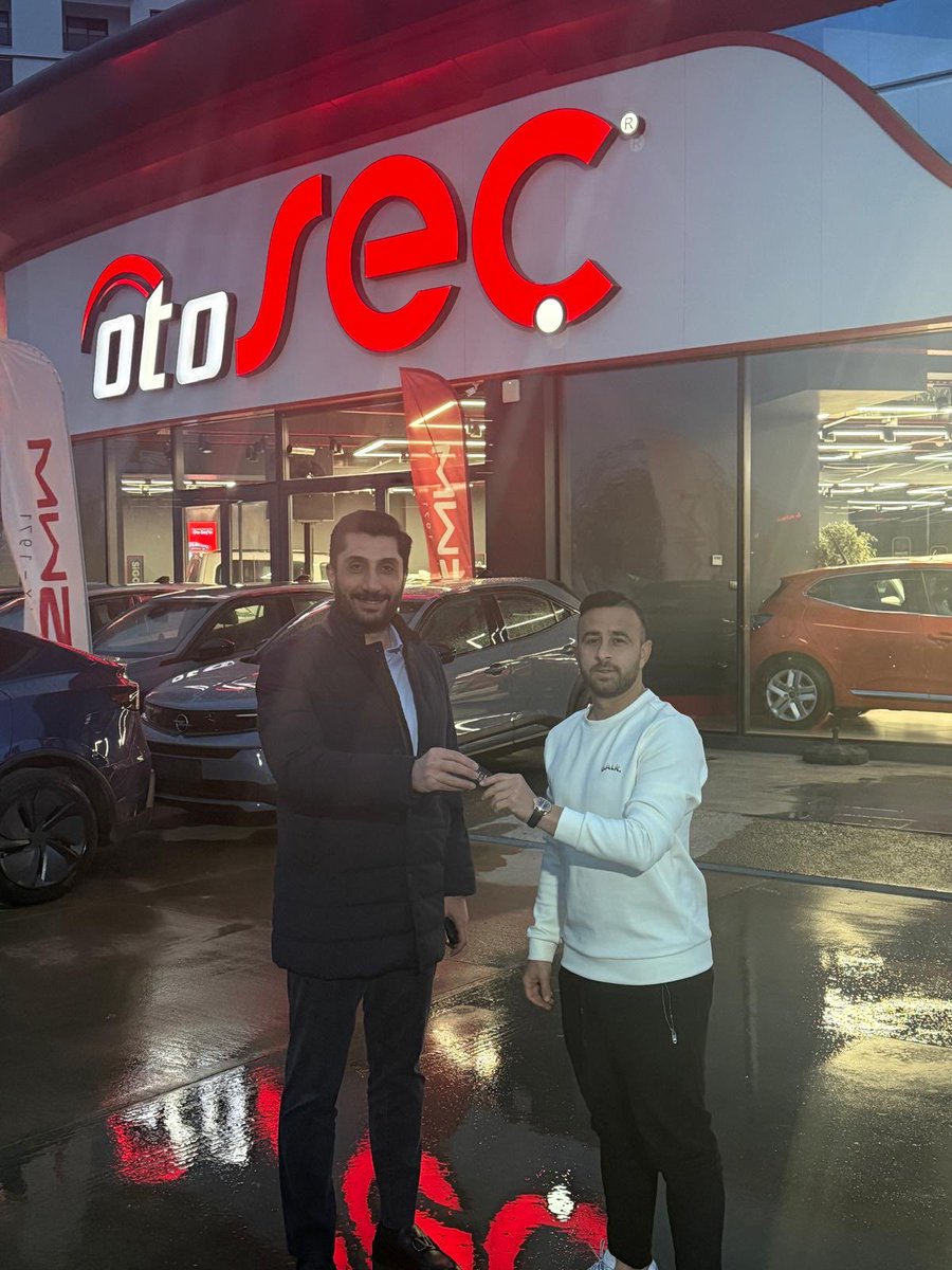 Şirketimiz Otoseç ile Amedspor arasında yürüyen sponsorluk anlaşmamız çerçevesinde,
kulübümüzün yıldız futbolcularından Dia Saba’nın aracını yeniledik.

Sporcumuza keyifli sürüşler dileriz.
❤️💚