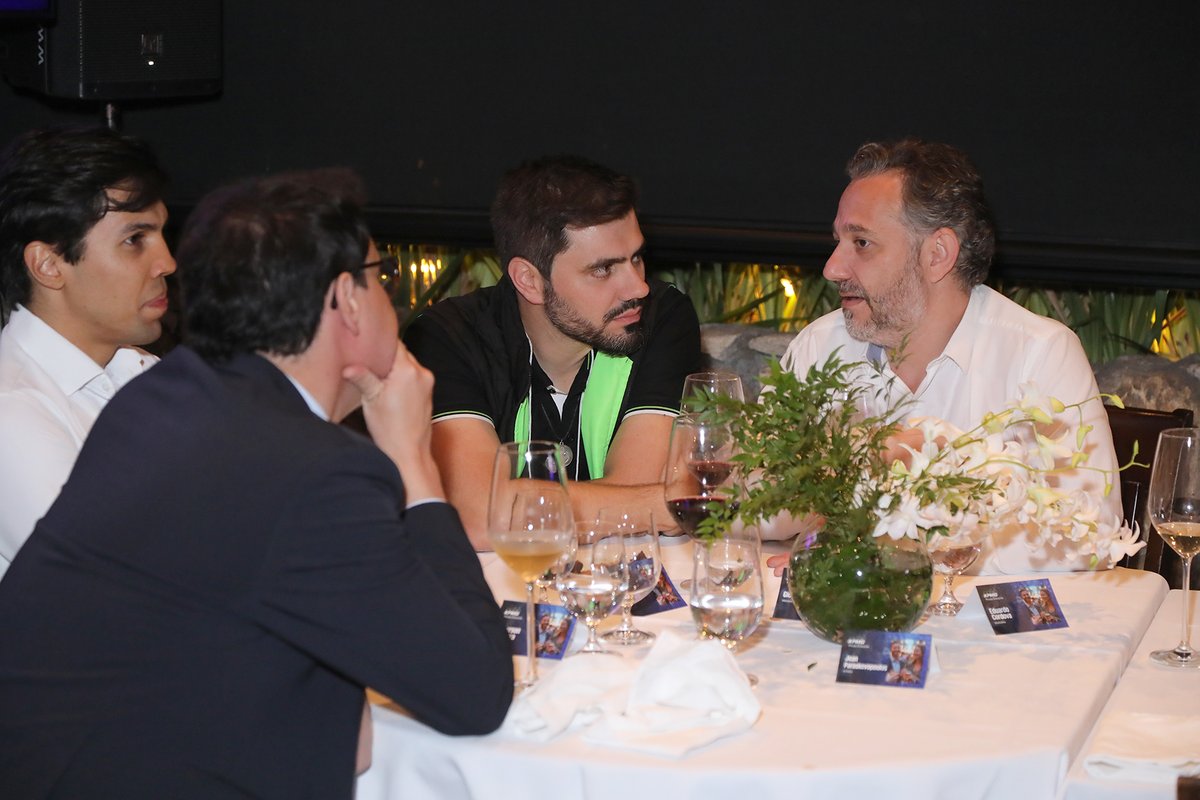 A Xmobots marcou presença no Emerging Giants Experience, iniciativa da @Kpmgbrasil.

Nosso fundador e CEO, <a href="/GiovaniAmianti/">Giovani Amianti</a>, participou do podcast especial da KPMG Brasil e do jantar exclusivo. #Xmobots #KPMGBrasil #EmergingGiants