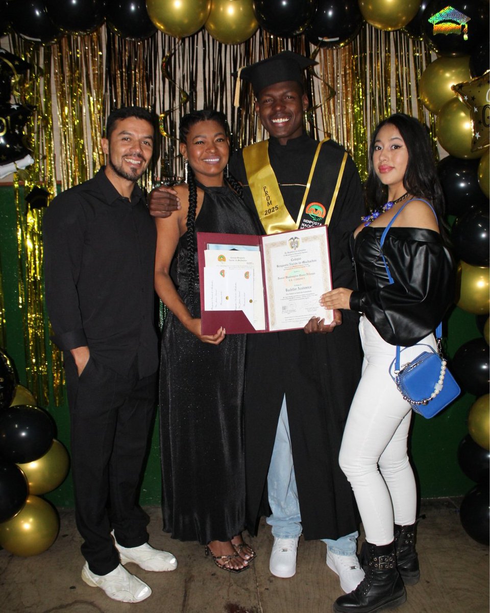 La Promoción 2025 de Benposta cierra un ciclo y abre otros llenos de posibilidades.
Orgullo, alegría y mucha gratitud por cada historia que llegó hasta este momento.
Seguimos caminando juntos hacia futuros más justos, dignos y protectores. ✨🤝
#Promoción2025 #Benposta