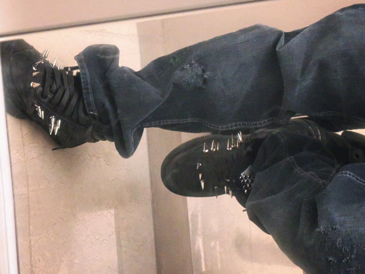 cortisfilms's tweet image. mars you are the coolest teenager to ever exist