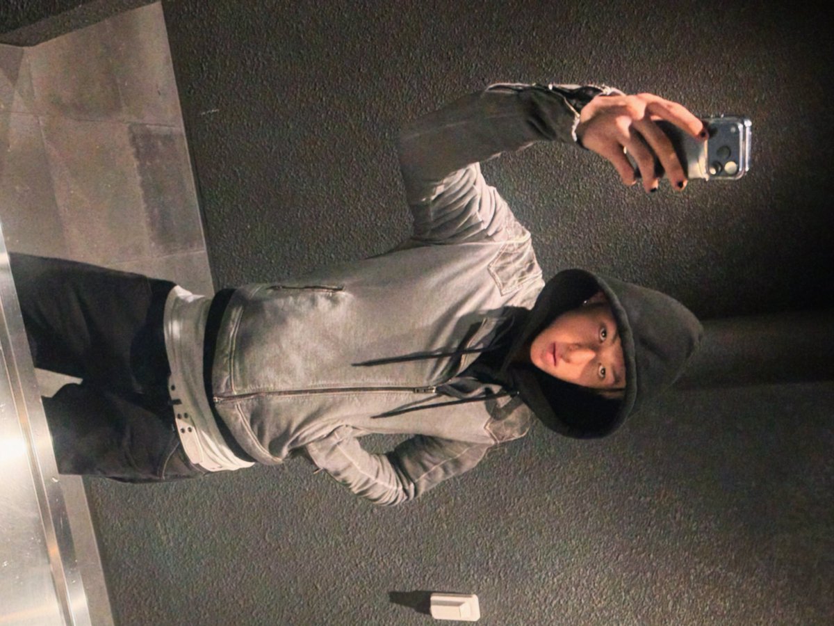 cortisfilms's tweet image. mars you are the coolest teenager to ever exist