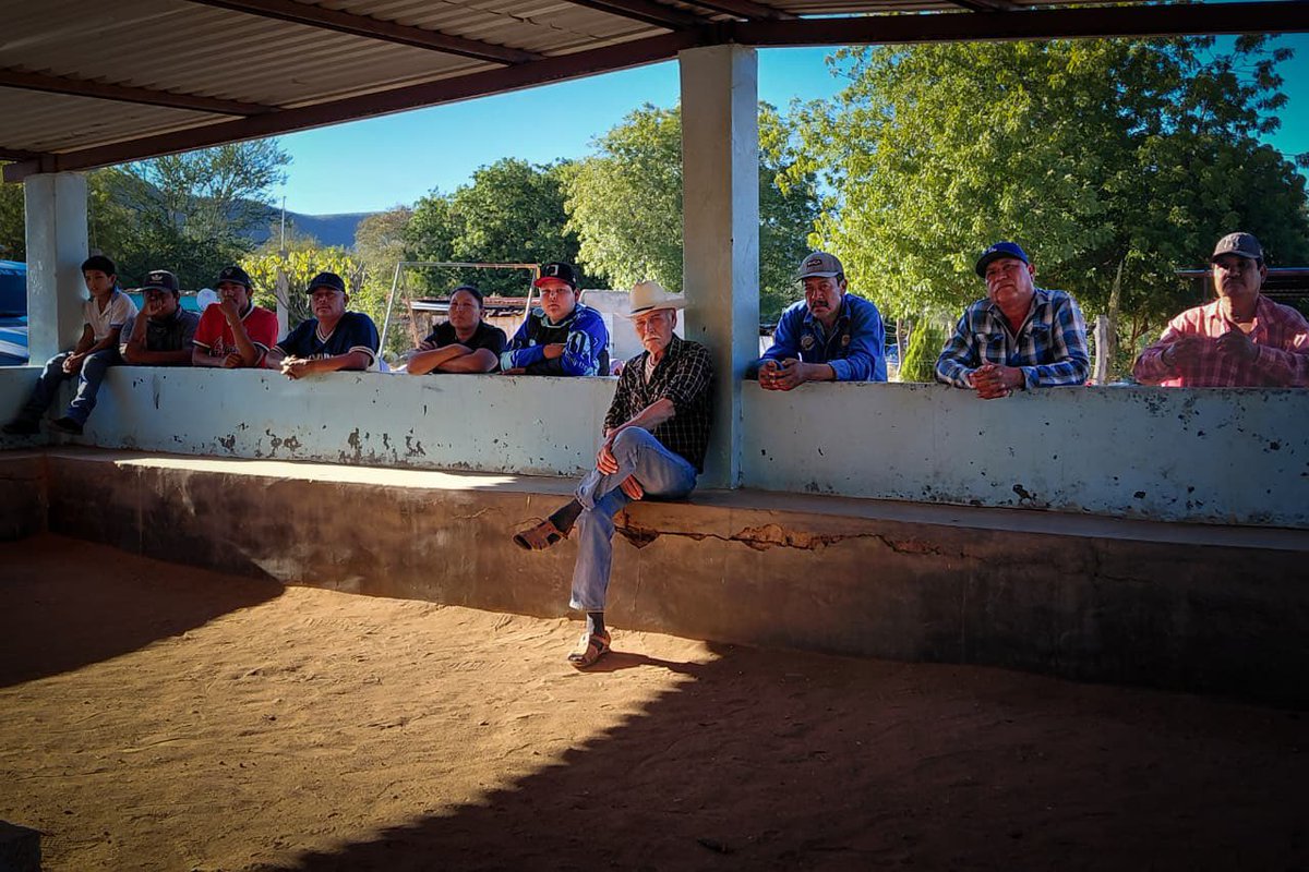 sonoracoves's tweet image. 🟠 Hoy en Goyjaquia, Quiriego, realizamos la entrega de material de mejoramiento de vivienda.

🙌🏼 Desde #Coves impulsamos acciones que fortalecen los hogares, en línea con la visión del Gobernador @AlfonsoDurazo , para que cada obra tenga rostro humano y participación ciudadana.