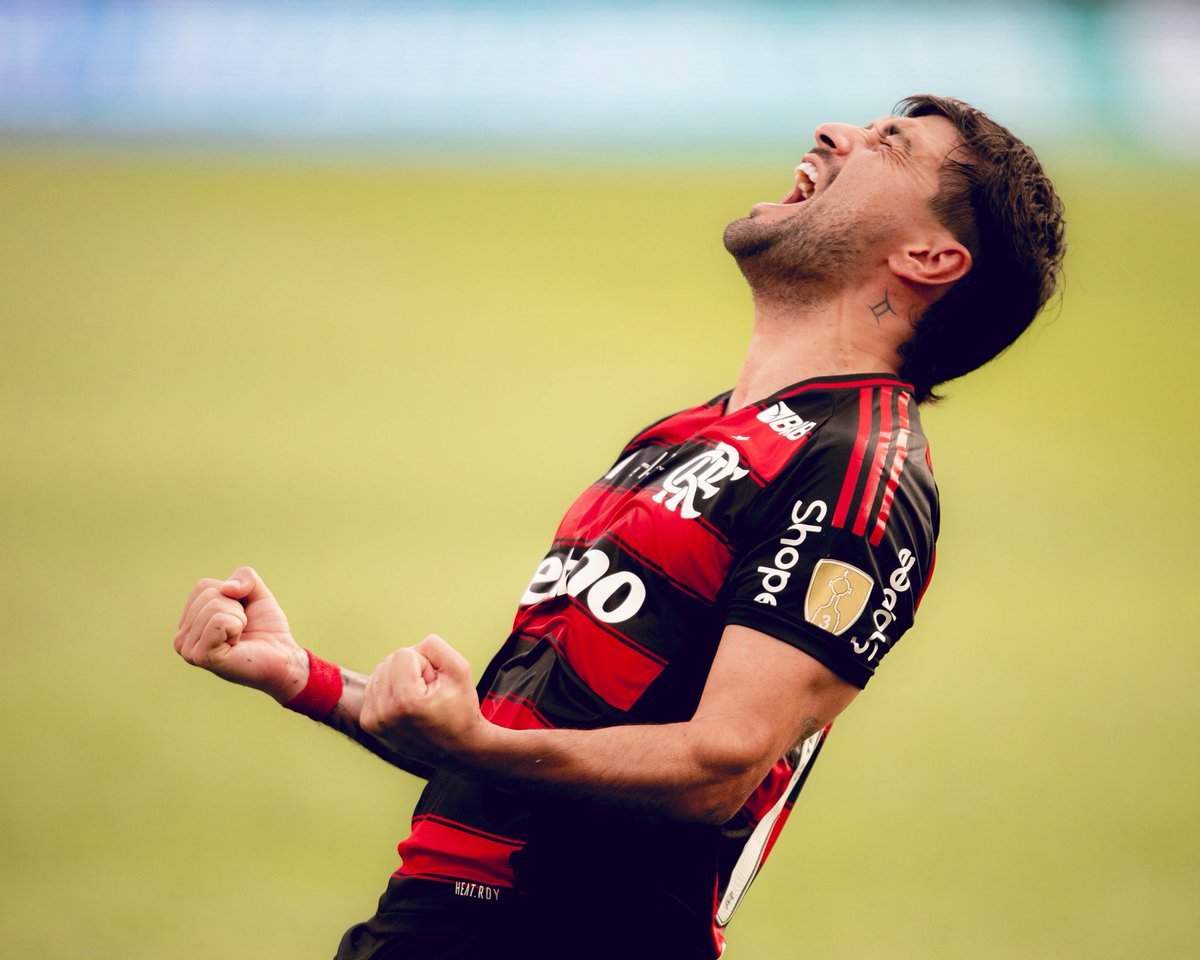 CentralFlaNacao's tweet photo. Se esse Rei da América cair nos colos do Messi, vamos ver um dos maiores roubos da história do futebol. 

A América só tem um Rei em 2025, e todo mundo sabe que é Giorgian De Arrascaeta.

Então é #ArrascaReiDaAmerica https://t.co/LPdJPakQs8