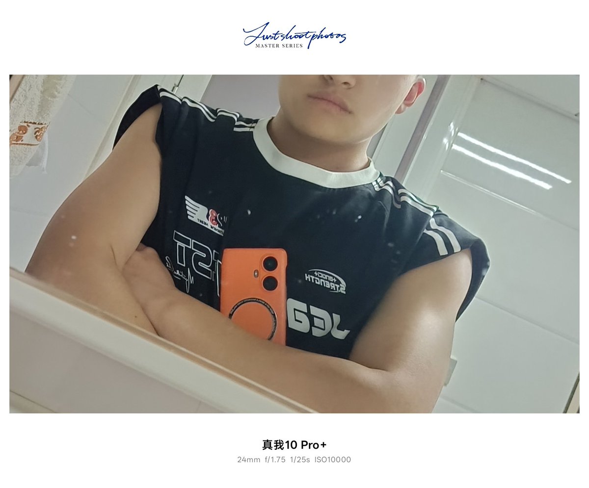 FROSTKYLIN's tweet photo. 联考完，美术��训结束后，回来恢复训练了一下，可惜飘了不穿衣服给我整发烧了😭 https://t.co/UlGDdgePZ1