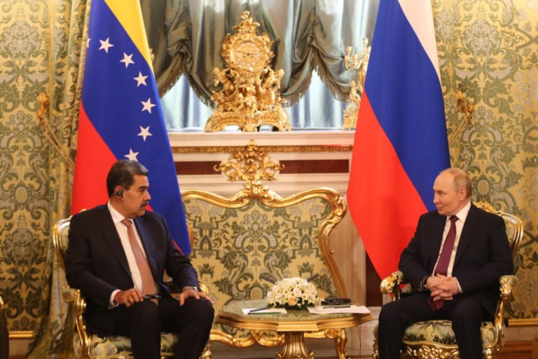 D_Anjerxa_8's tweet photo. ☎️ La comunicación entre Putin y Maduro refuerza la importancia de la cooperación bilateral en tiempos de incertidumbre global.

#PiratasDelImperio https://t.co/2lcEP3LeJe