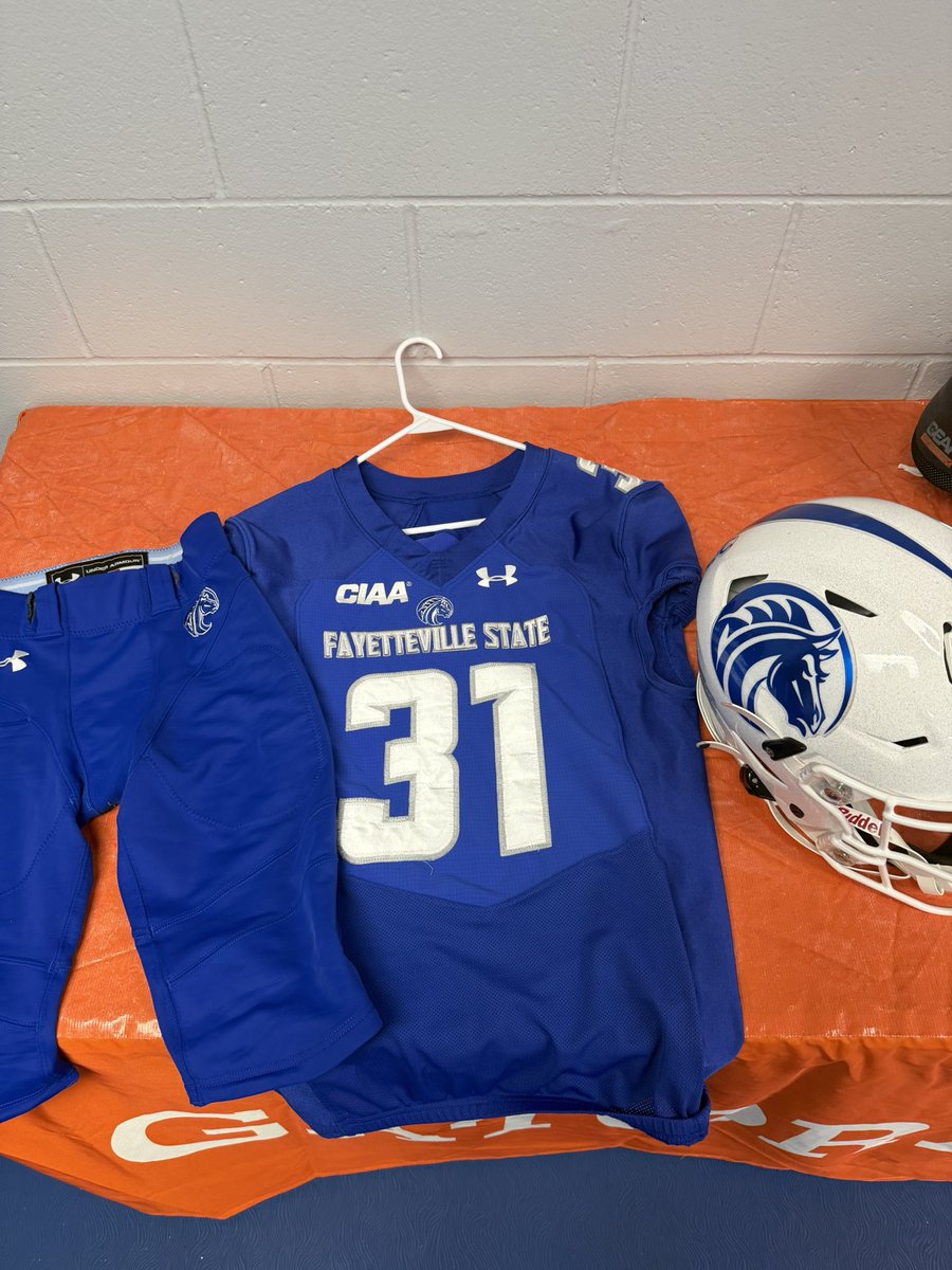 Wesley Henderson 3.5⭐️ tweet media