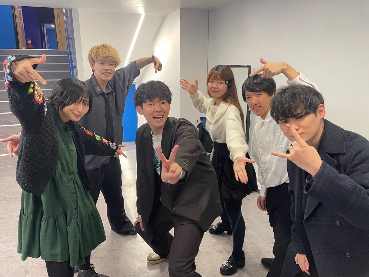 寝られなくてリアタイできてしまった
Vanished Vanity、宇宙一早く聴ける瞬間に立ち会えてめっちゃ良い夜

ハタノさんいつもありがとうございます〜
これは韓国で撮った写真
 #RI802
#FM802