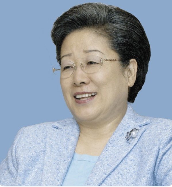 mihoko_ueki's tweet photo. Who is True Mother?
She is the Only Begotten Daughter of God — the one prepared to complete the mission Jesus began.

For more than 80 years, she has lived a life of absolute love, sacrifice, and devotion to God’s dream of One Family Under God.

She is a global peace leader,
a humanitarian who has embraced all humankind, and a mother who has carried the suffering of Heaven.

The world deserves to know who she is.
And I will continue to share her story with truth and love.

#ReleaseTheMotherOfPeace
#OnlyBegottenDaughter
#TrueMother
#ReligiousFreedom
#FaithFreedomPeace
#GodsDreamOneFamily