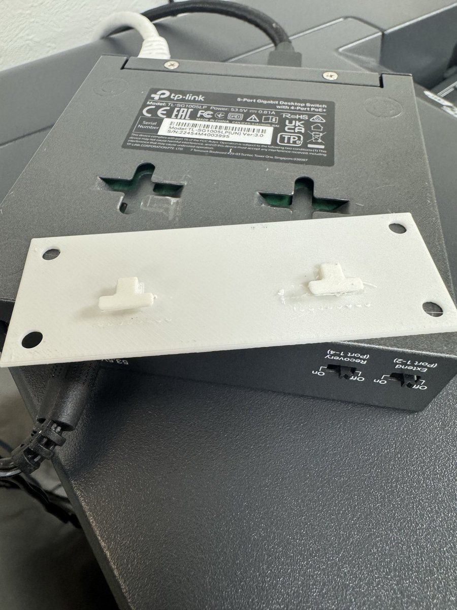 gorilla_7guild's tweet image. 今日は色々と自作してみた。
プレートは簡単やったけど、カチカチのゴルフボールは教えてもらいながら完成⛳️いい感じ

#Fusion360
#3Dプリンター
#FLASHFORGEAD5X
#BambuLab