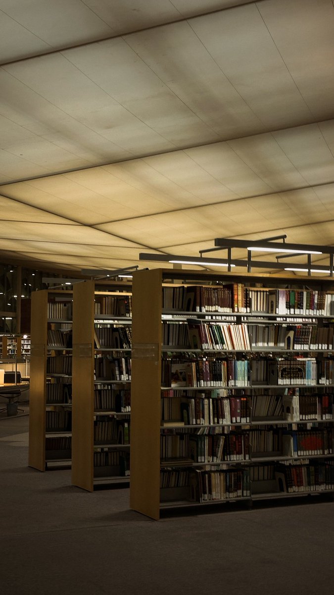 43hea's tweet photo. King fahd library✨ https://t.co/uwurCEPViY