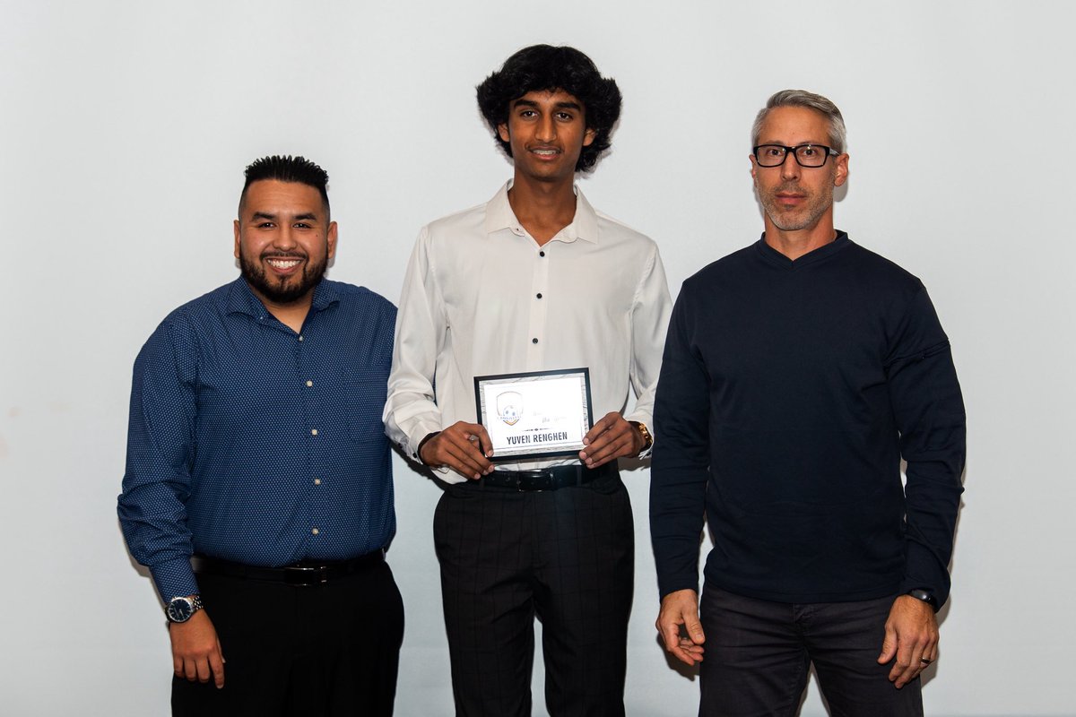 BonivitalSC's tweet photo. BVSC U14 Boys at the Premier banquet, with Team player award winner Yuven. #bvsc #bonivitalsoccer @wpgsoccer @ManitobaSoccer @canadasoccer https://t.co/Gv5Pizx7yN
