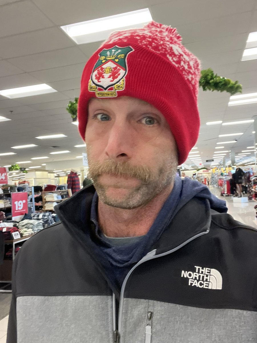 BaseballEC's tweet image. Who let me wander kohls by myself 🤪